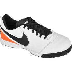 Buty piłkarskie Nike Tiempo Legend Vi Tf Jr 819191-108. Białe buty sportowe męskie Nike, ze skóry, bez zapięcia, do piłki nożnej. W wyprzedaży za 269,00 zł.