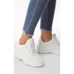 Białe Sneakersy Clear Off. Białe sneakersy damskie Born2be, z jeansu. Za 89,99 zł.