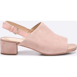 Clarks - Sandały Orabella. Szare sandały damskie marki Clarks, ze skóry, na obcasie, na klamry. W wyprzedaży za 199,90 zł.