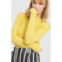 Żółty Sweter Tape. Żółte swetry klasyczne damskie marki other, na jesień, l. Za 59,99 zł.