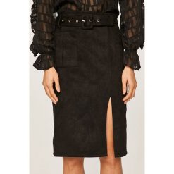 Answear - Spódnica. Czarne spódniczki damskie ANSWEAR, na co dzień, s, w paski, z elastanu, mini, proste. W wyprzedaży za 49,90 zł.