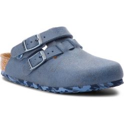Klapki BIRKENSTOCK - Arizona Kids 1008341 Sandwashed Blue. Niebieskie sandały chłopięce marki Birkenstock, ze skóry ekologicznej, bez zapięcia. W wyprzedaży za 189,00 zł.