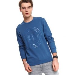 Bluza nierozpinana męska nierozpinana. Niebieskie bluzy męskie Top Secret, na zimę, m, z nadrukiem, z bawełny, bez kołnierzyka, bez rękawów, bez kaptura. Za 89,99 zł.