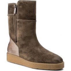 Kozaki MARC O'POLO - 709-14296001-304 Taupe 717. Pomarańczowe kozaki damskie Marc O'Polo, ze skóry, przed kolano, na wysokim obcasie, bez zapięcia. W wyprzedaży za 489,00 zł.