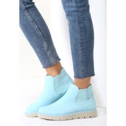 Niebieskie Botki Wild Thing. Niebieskie botki damskie vices, ze skóry, bez obcasa, na płaskiej podeszwie, bez zapięcia. Za 79,99 zł.