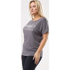 Ciemnoszary T-shirt Famously. Szare bluzki damskie Born2be, xl, bez wzorów, bez kołnierzyka, bez rękawów. Za 34,99 zł.