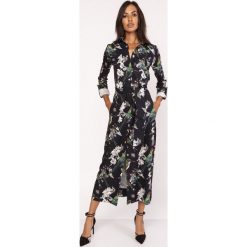 Wzorzysta sukienka maxi. Czarne sukienki damskie Made in Poland, bez wzorów, z poliesteru, bez kołnierzyka, bez rękawów, maxi. Za 249,00 zł.
