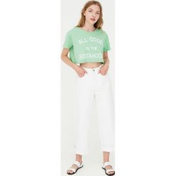 T-shirty damskie: Krótka koszulka z napisem