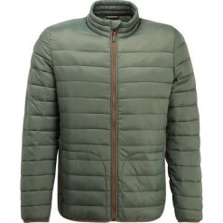 Kurtki męskie bomber: Cortefiel CAZADORA ULTRA LIGHT Kurtka zimowa greens