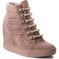 Sneakersy CARINII - B4304 L18-000-000-B88. Brązowe półbuty damskie Carinii, z aplikacjami, ze skóry, bez obcasa, na obcasie, bez zapięcia. W wyprzedaży za 299,00 zł.