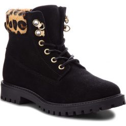 Trapery GUESS - FLTMR3 SUE10 BLACK. Czarne trapery damskie Guess, ze skóry, klasyczne, bez obcasa, bez zapięcia. W wyprzedaży za 399,00 zł.