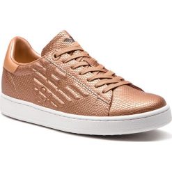 Sneakersy EA7 EMPORIO ARMANI - X8X001 XK002 A797 Rose/Gold. Różowe półbuty damskie EA7 Emporio Armani, bez wzorów, ze skóry ekologicznej, bez obcasa, na płaskiej podeszwie, bez zapięcia. W wyprzedaży za 489,00 zł.