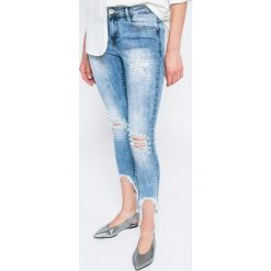 Answear - Jeansy. Niebieskie jeansy damskie rurki marki ANSWEAR, s, z bawełny, z obniżonym stanem. W wyprzedaży za 89,90 zł.