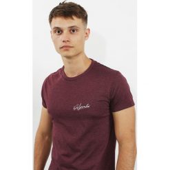 T-shirt Edward Orlovski Bordowa Sign. Czerwone t-shirty męskie Edward Orlovski, l, bez wzorów, z bawełny, eleganckie, z włoskim kołnierzykiem. Za 49,00 zł.