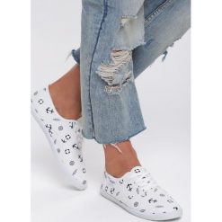 Białe Tenisówki Straight Up. Białe trampki i tenisówki damskie Renee, bez wzorów, bez zapięcia. Za 39,99 zł.