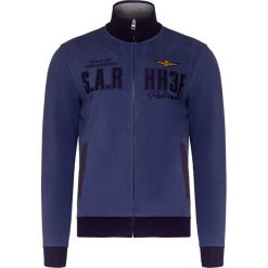 Bluza AERONAUTICA MILITARE. Szare bluzy męskie Aeronautica Militare, s, moro, z dzianiny, militarne, z włoskim kołnierzykiem, bez rękawów, bez kaptura. Za 800,00 zł.