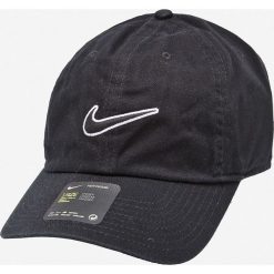Nike - Czapka. Czarne czapki męskie Nike, bez wzorów, z bawełny. W wyprzedaży za 59,90 zł.