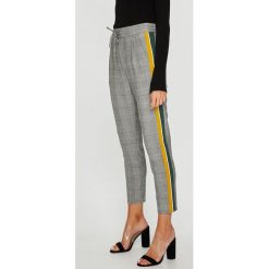 Vero Moda - Spodnie. Spodnie damskie Vero Moda. W wyprzedaży za 99,90 zł.