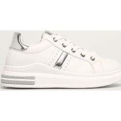 Answear - Buty. Białe buty sportowe damskie ANSWEAR, bez wzorów, z gumy, sportowe. W wyprzedaży za 69,90 zł.
