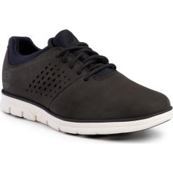 Półbuty TIMBERLAND - Bradstreet Perforated Oxford TB0A26K7P011 Dark Green Nubuck. Zielone półbuty męskie Timberland, na co dzień, bez wzorów, ze skóry, bez zapięcia. Za 529,00 zł.