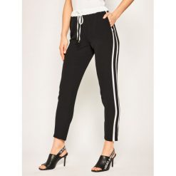 Spodnie materiałowe Liu Jo Sport TA0205 T8552. Czarne spodnie damskie Liu Jo Sport, l, bez wzorów, z elastanu, sportowe. W wyprzedaży za 379,00 zł.