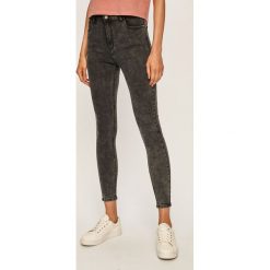 Glamorous - Jeansy JL5249. Szare jeansy damskie Glamorous, s, z podwyższonym stanem. W wyprzedaży za 89,90 zł.