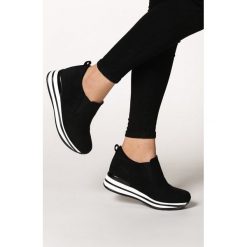 Czarne Sneakersy Kaiser. Czarne koturny damskie Born2be, z okrągłym noskiem. Za 119,99 zł.