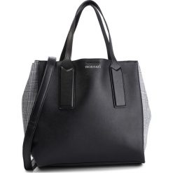 Torebka MONNARI - BAG4750-020 Black. Czarne torebki klasyczne damskie Monnari, bez wzorów, ze skóry ekologicznej, klasyczne, bez dodatków. W wyprzedaży za 119,00 zł.