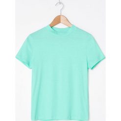 T-shirt basic - Zielony. Zielone t-shirty damskie House, s, bez wzorów, bez kołnierzyka. W wyprzedaży za 19,99 zł.