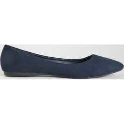 Baleriny z czubkiem w szpic - Granatowy. Niebieskie baleriny damskie Sinsay, bez wzorów, bez obcasa. Za 29,99 zł.