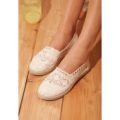 Beżowe Espadryle Satisfyingly. Brązowe espadryle damskie Born2be, bez wzorów, bez obcasa. W wyprzedaży za 64,99 zł.