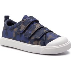 Trampki CLARKS - City Flarelo K 261423126 Navy Camo. Niebieskie trampki chłopięce Clarks, bez wzorów, z gumy, na rzepy. W wyprzedaży za 129,00 zł.