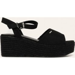Big Star - Sandały. Czarne klapki damskie BIG STAR, bez wzorów, z materiału, bez obcasa, na obcasie. Za 139,90 zł.