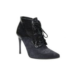 Low boots Kati BOTKI 1299. Czarne botki damskie marki Kati, bez obcasa, bez zapięcia. Za 229,99 zł.