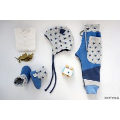 BABY SHOWER SET gwiazdy -spodnie czapka bambosze. Szare spodnie dresowe dziewczęce marki Pakamera, z dresówki. Za 175,00 zł.