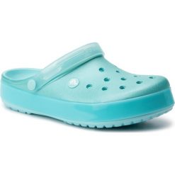 Klapki CROCS - Crocband Ice Pop Clog 205574 Ice Blue. Niebieskie klapki damskie Crocs, bez wzorów, z tworzywa sztucznego, bez obcasa. W wyprzedaży za 169,00 zł.