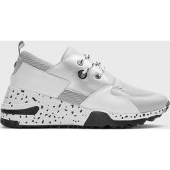 Kazar Studio - Buty. Szare buty sportowe damskie Kazar Studio, bez wzorów, z gumy, sportowe. W wyprzedaży za 159,90 zł.