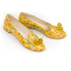 Baleriny z ostrym noskiem - skóra naturalna - model 045 - kolor żółte kwiaty. Żółte baleriny damskie Zapato, w kwiaty, z jeansu, klasyczne, bez obcasa, na obcasie. W wyprzedaży za 216,30 zł.