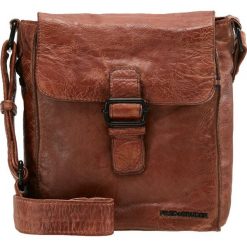 FREDsBRUDER COURSES Torba na ramię dark camel. Brązowe torebki klasyczne damskie marki FREDsBRUDER. W wyprzedaży za 503,20 zł.
