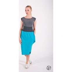Spódnica z kieszenią turkus midi. Niebieskie spódniczki damskie s, z elastanu, eleganckie, midi, ołówkowe. Za 149,00 zł.