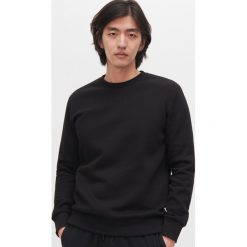 Bluza w minimalistycznym stylu -. Bluzy męskie Reserved, s, bez wzorów, bez kołnierzyka, bez rękawów, bez kaptura. Za 69,99 zł.