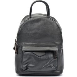 Plecaki damskie: Skórzany plecak w kolorze czarnym – (S)21 x (W)16 x (G)9 cm
