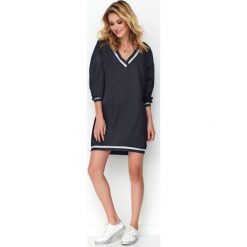 Sukienka oversize sportowa szara - 40. Szare sukienki damskie e-margeritka.pl, na co dzień, s, bez wzorów, z bawełny, sportowe, z kontrastowym kołnierzykiem, z długim rękawem, długie, mini, sportowe. Za 168,99 zł.