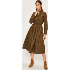Answear - Sukienka. Zielone sukienki damskie ANSWEAR, na co dzień, s, bez wzorów, z bawełny, casualowe, bez kołnierzyka, z długim rękawem, długie, midi, rozkloszowane. W wyprzedaży za 139,90 zł.