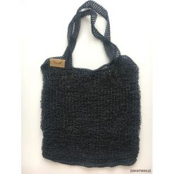Siatka z niebieskiej dratwy wykonana na drutach. Niebieskie shopper bag damskie Pakamera, na ramię. Za 159,00 zł.