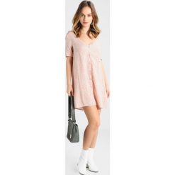 Sukienki: Glamorous Petite V NECK DRESS Sukienka letnia peach/white ditsy