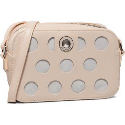 Torebka MONNARI - BAG1200-015 Beige. Brązowe listonoszki damskie Monnari, na imprezę, bez wzorów, ze skóry ekologicznej, bez dodatków. W wyprzedaży za 119,00 zł.