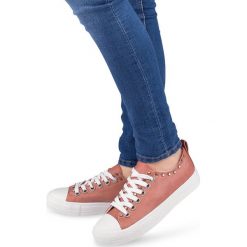 Trampki damskie Ideal Shoes SM-2738 Różowe. Różowe trampki i tenisówki damskie Ideal Shoes, bez wzorów, z tworzywa sztucznego, na sznurówki. Za 38,00 zł.