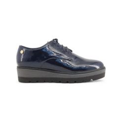 XTI Sneakersy 47290. Szare sneakersy damskie Xti, z materiału. Za 159,00 zł.