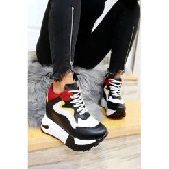 Damskie buty sportowe POLLY BLACK. Czarne buty sportowe damskie Damskie buty sportowe POLLY BLACK, bez wzorów, sportowe. W wyprzedaży za 89,00 zł.